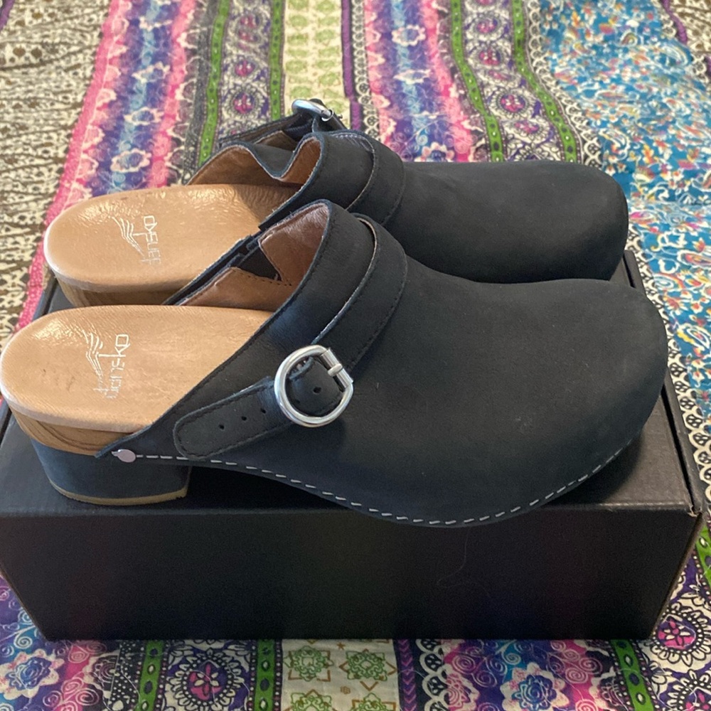 Dansko Marty Clog Black Milled Nubuck Convertable